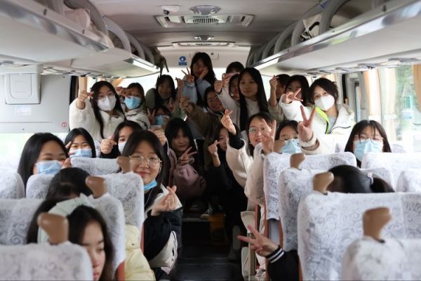 蹇難豈阻拏云路，砥礪尤堅壯志心——德才學校2023屆2001班學生赴長沙參加藝考